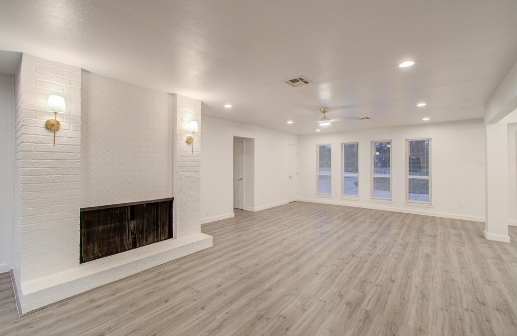 523 Brandon Road - Photo 8