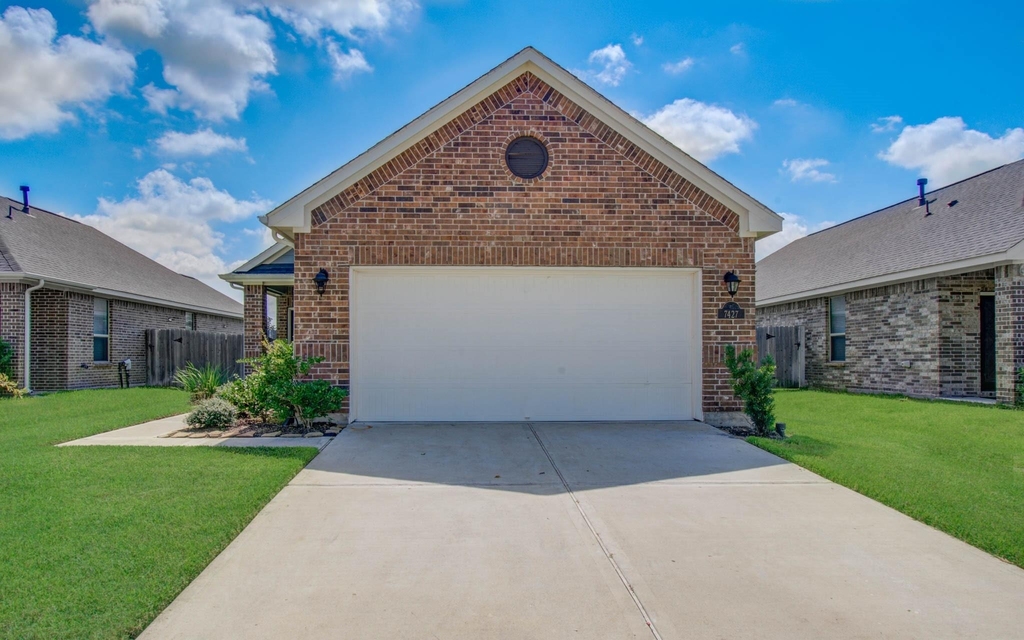 7427 French Quarter Court - Photo 2