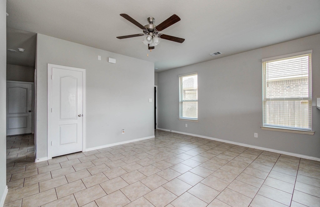 7427 French Quarter Court - Photo 6
