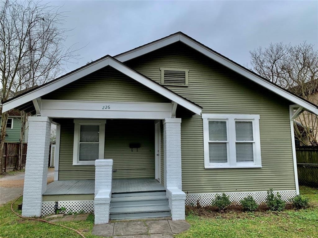 226 E 25th Street - Photo 0