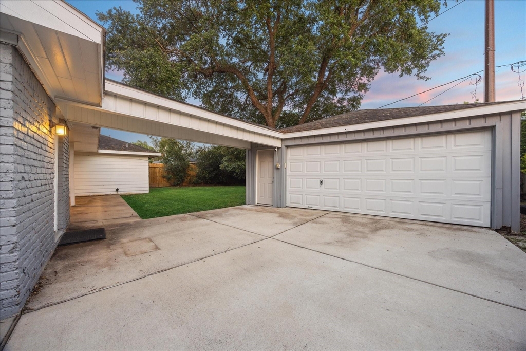 6215 Cheena Drive - Photo 21