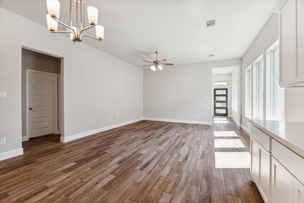1309 Wicklow Forest Street - Photo 9