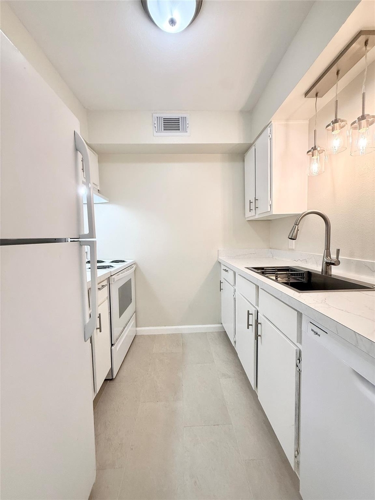 130 Oyster Creek Drive - Photo 5