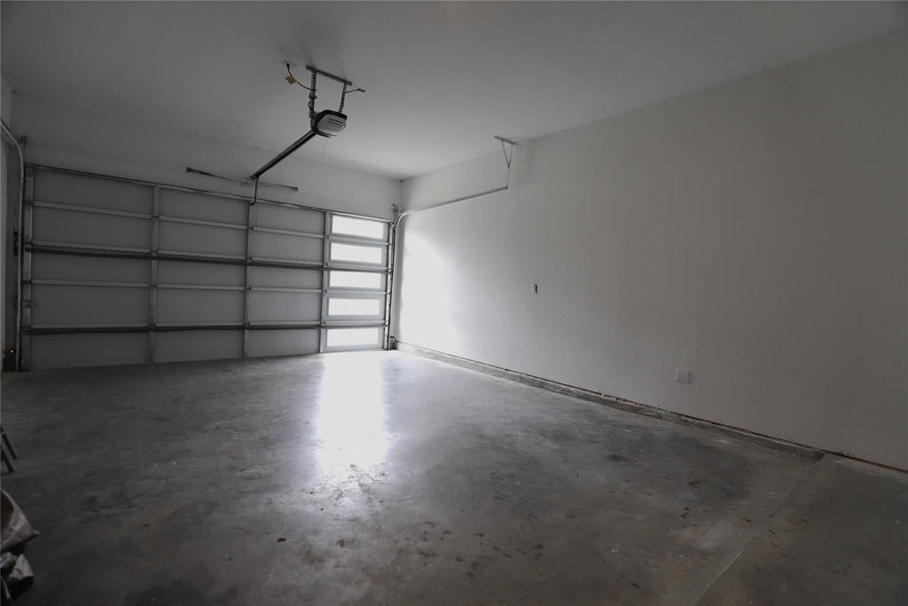 4422 Phlox Street - Photo 33