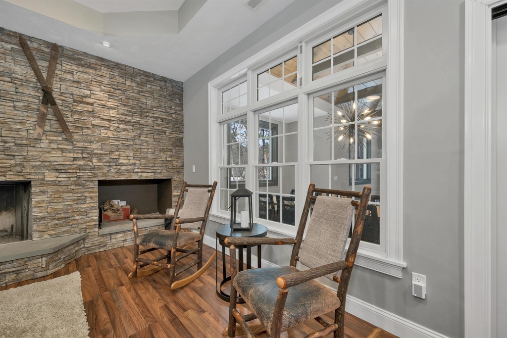 41 Regis - Photo 10