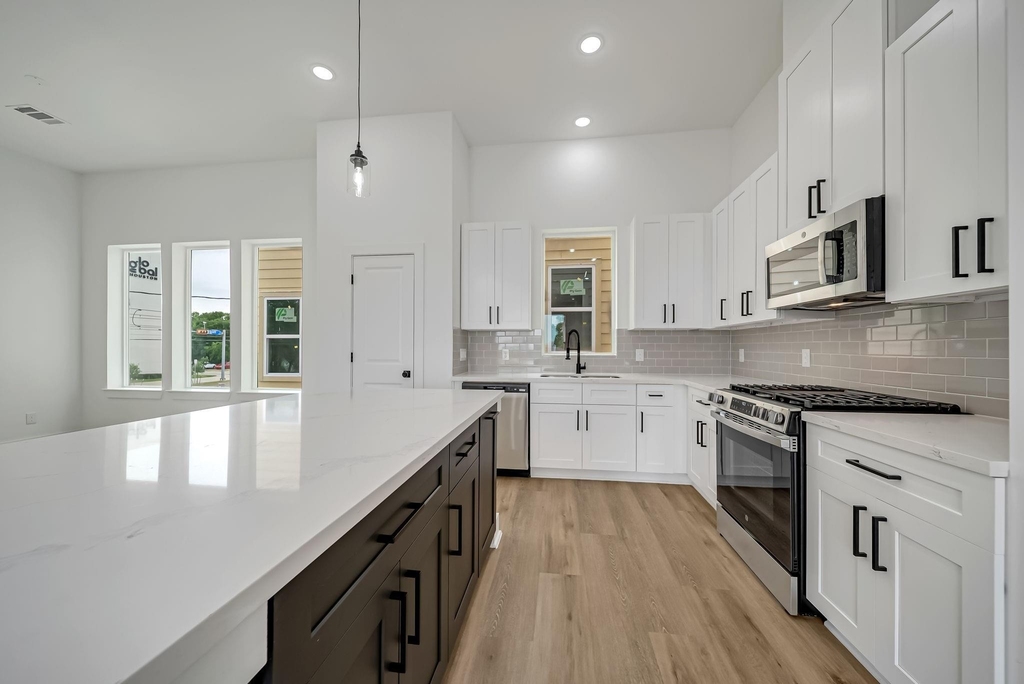 3468 Bremond Street - Photo 2