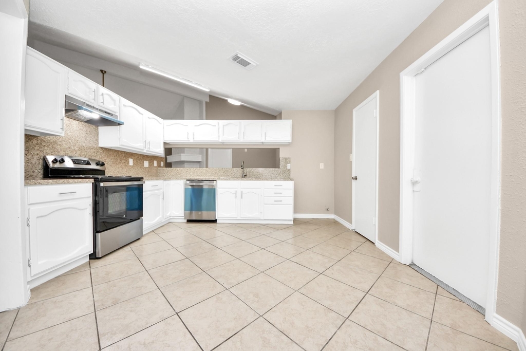 6603 Brookgate Drive - Photo 8