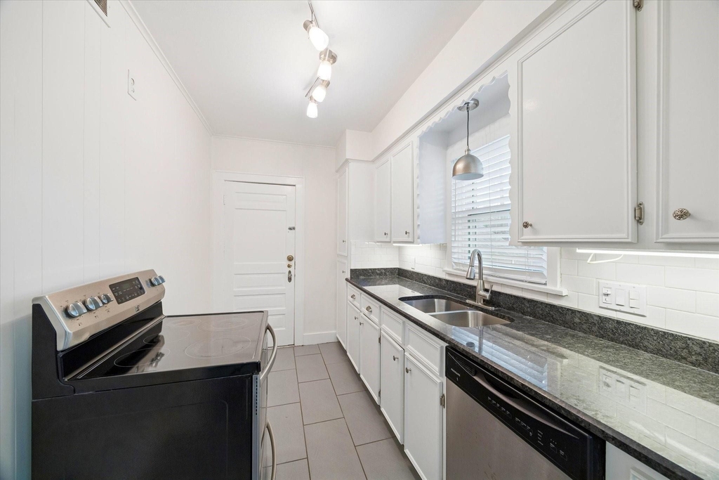 1937 W Mckinney Street - Photo 7