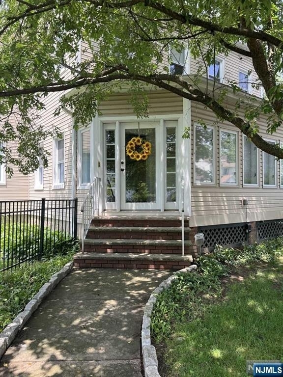 211 Paterson - Photo 0