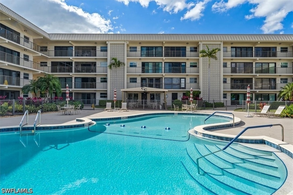 3200 Gulf Shore Boulevard N - Photo 1