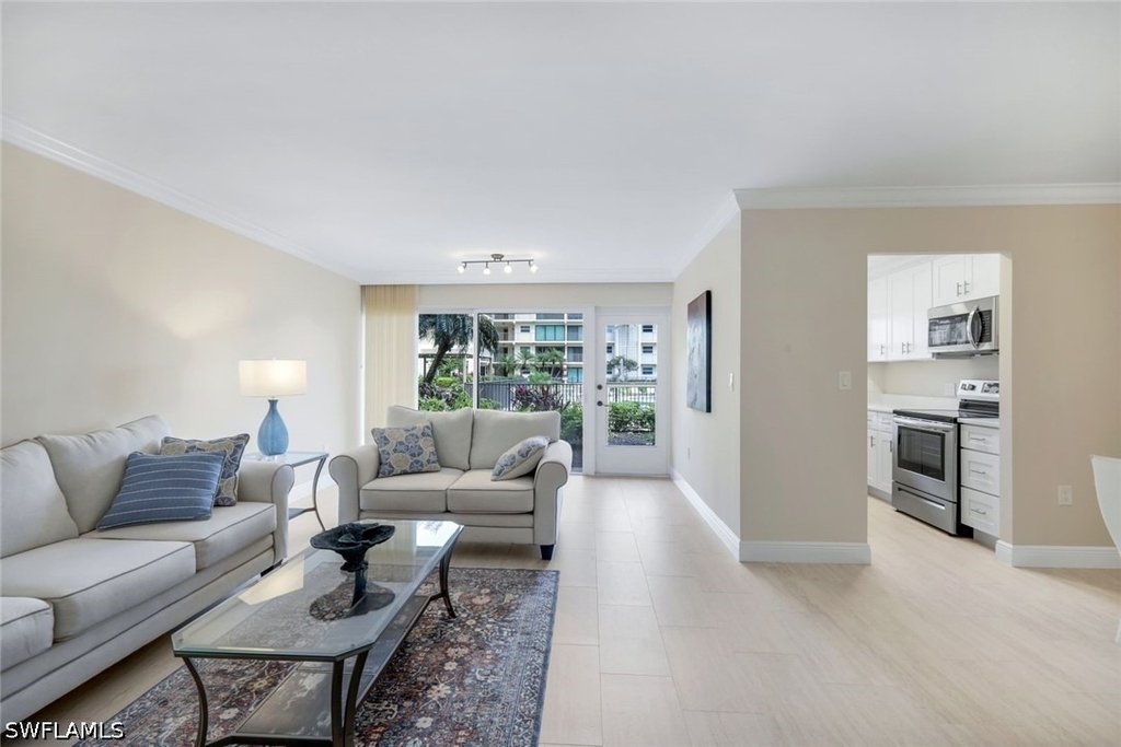 3200 Gulf Shore Boulevard N - Photo 4