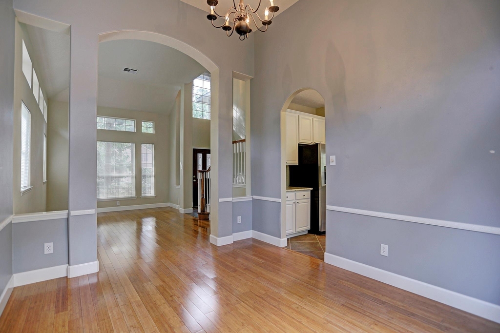 147 N Willow Point Circle - Photo 4