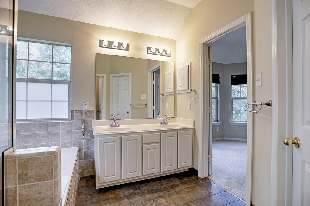 147 N Willow Point Circle - Photo 12