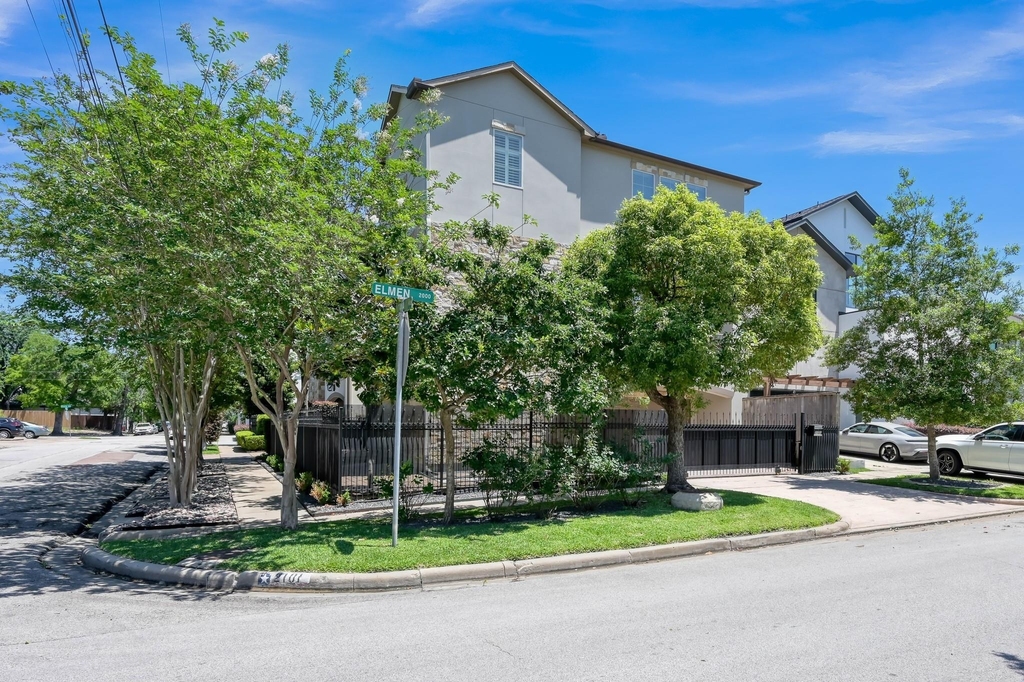 2101 Elmen Street - Photo 1