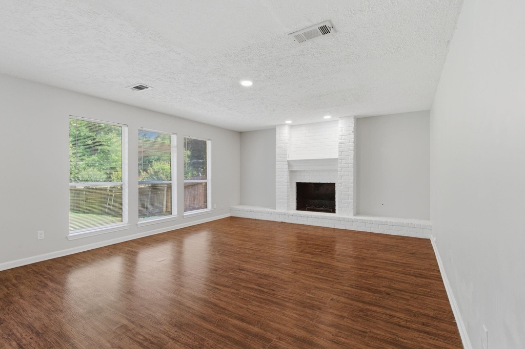 1122 Tigris Lane - Photo 9