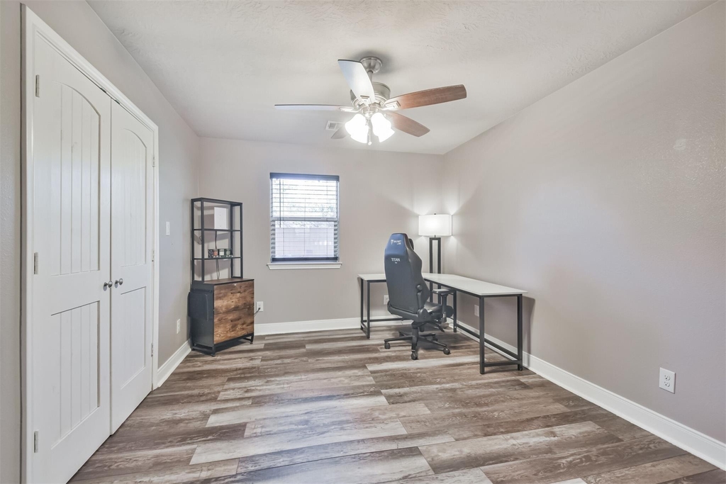 24237 Creekwood Drive - Photo 27