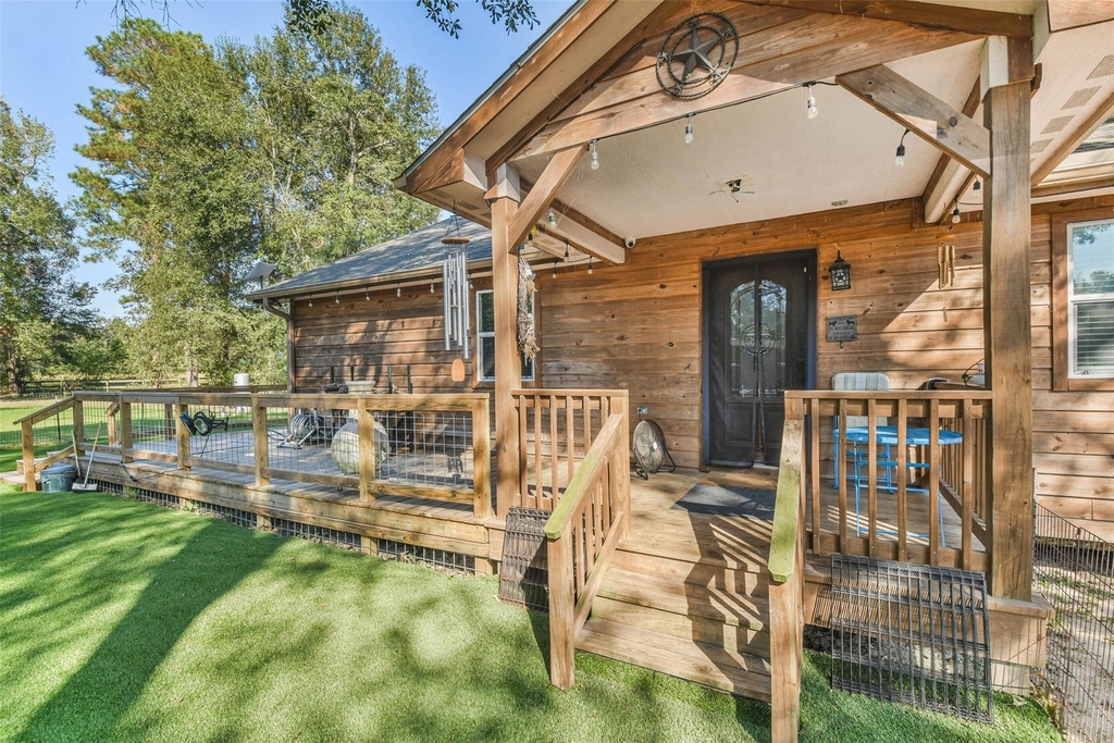 24237 Creekwood Drive - Photo 1