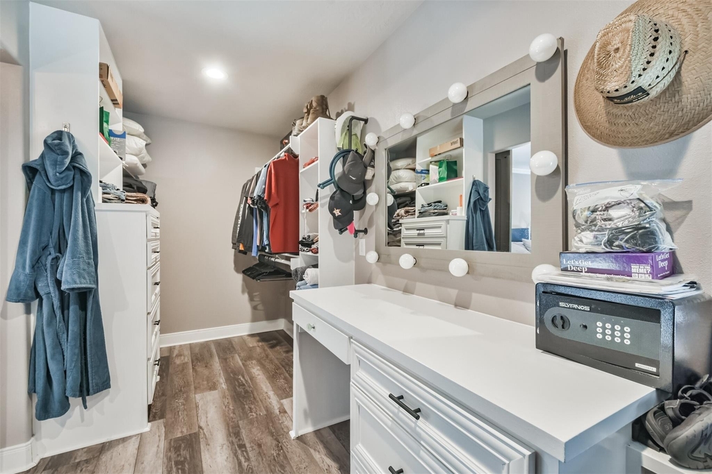 24237 Creekwood Drive - Photo 33