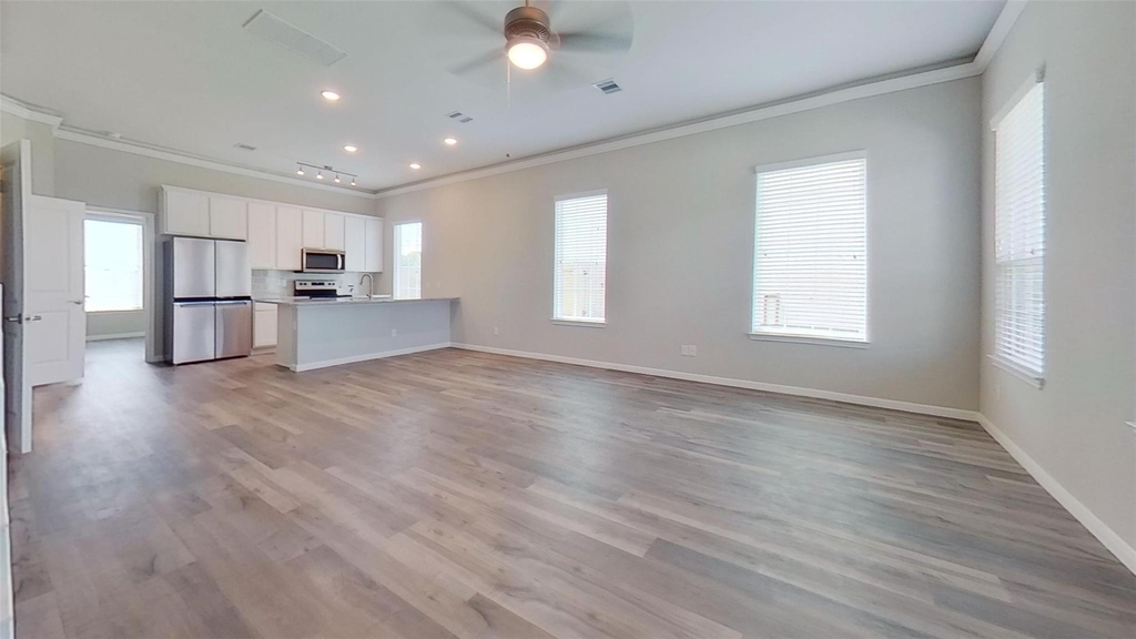 9757 Stewart Springs Boulevard - Photo 1
