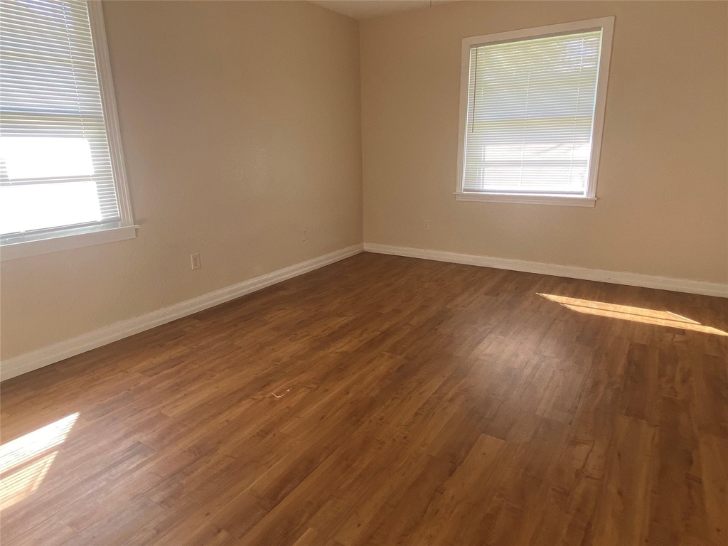243 Acacia Street - Photo 6