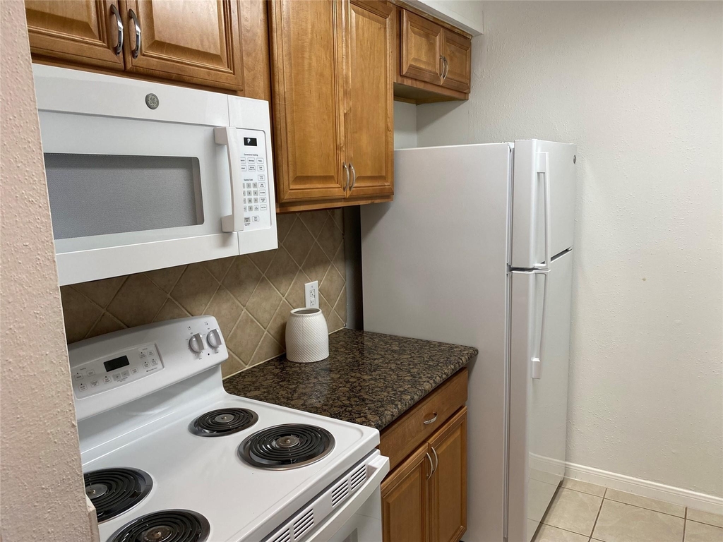 10075 Westpark Drive - Photo 6