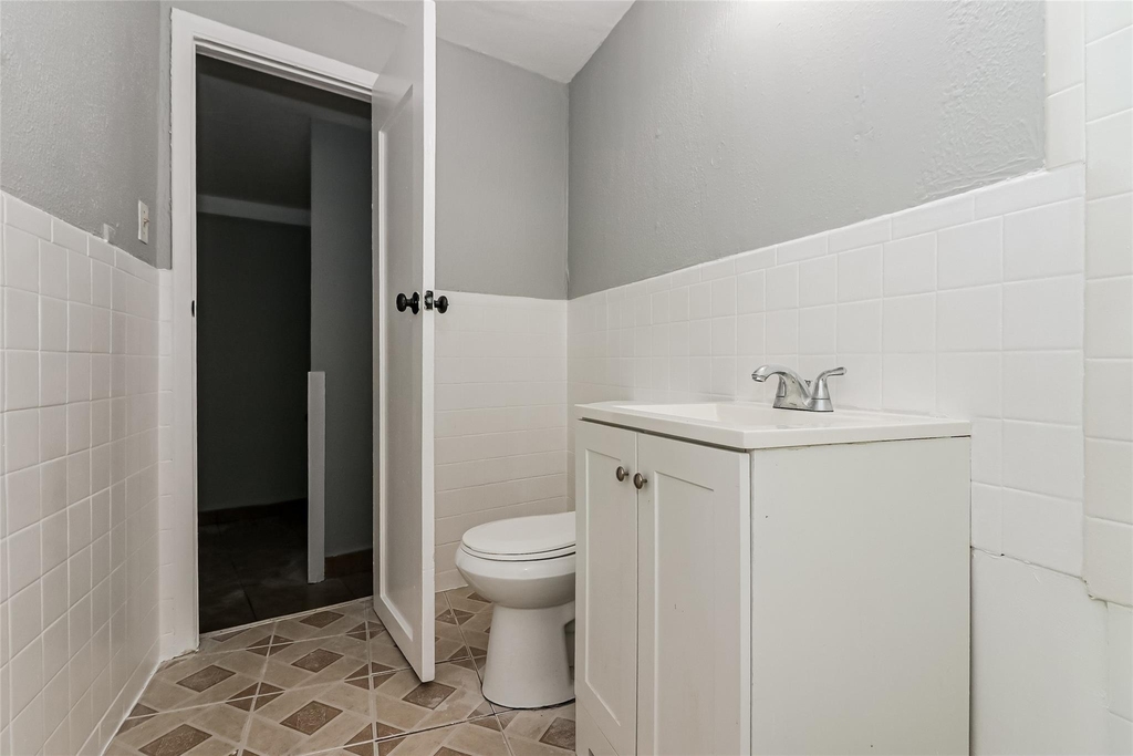 4610 Schroeder Street - Photo 8