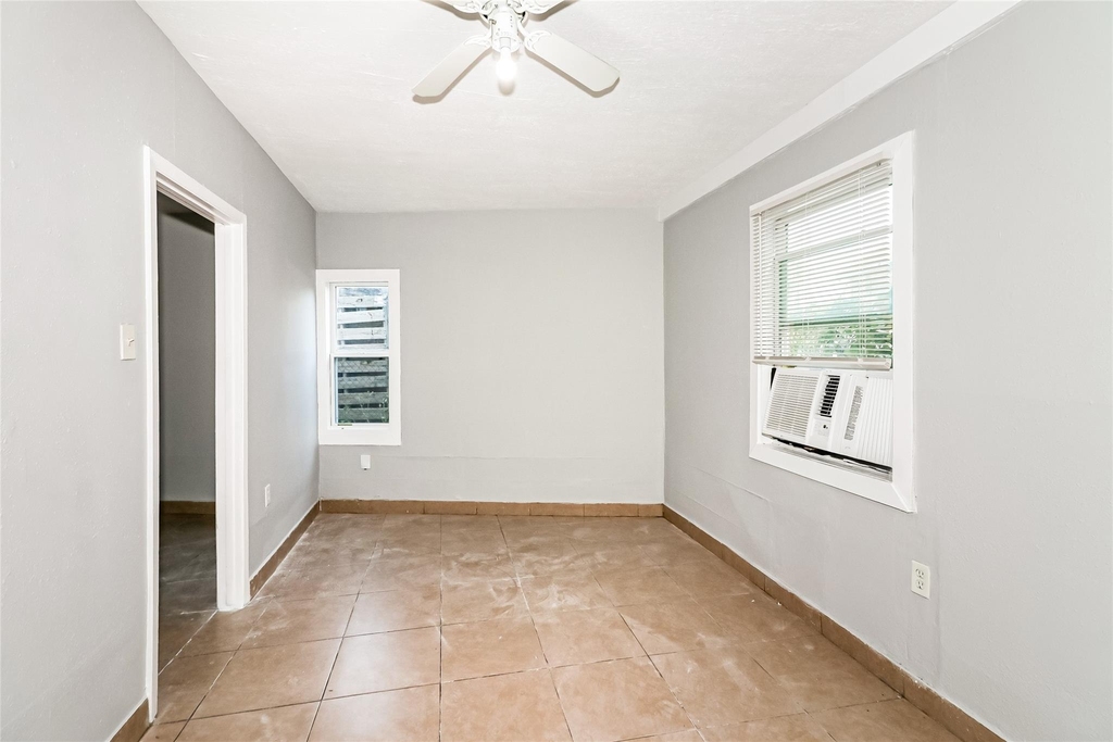 4610 Schroeder Street - Photo 7