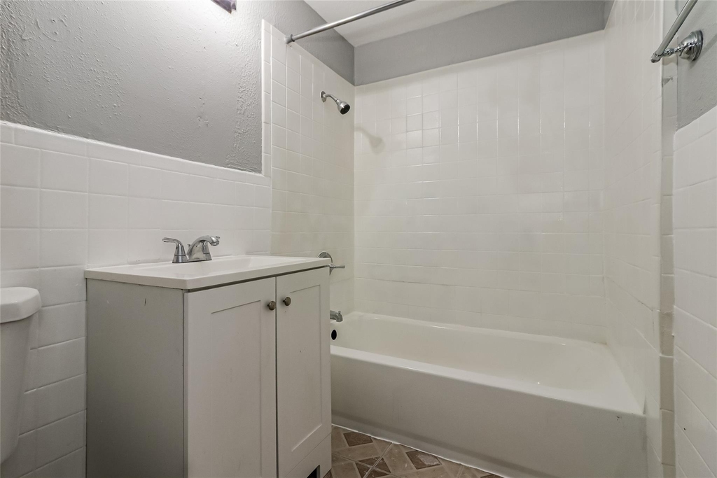 4610 Schroeder Street - Photo 9