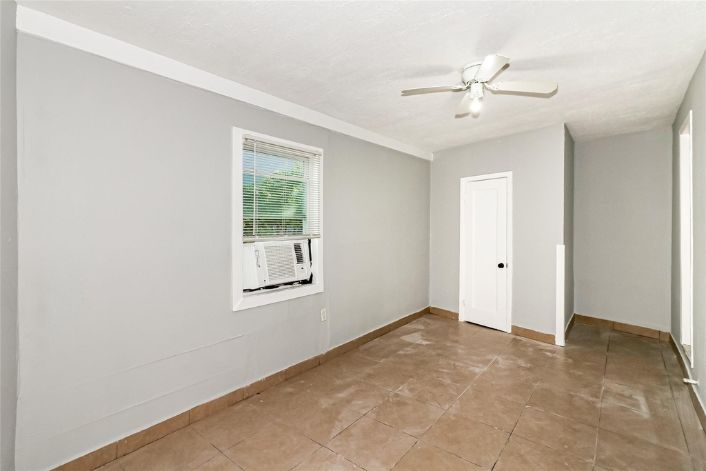 4610 Schroeder Street - Photo 5