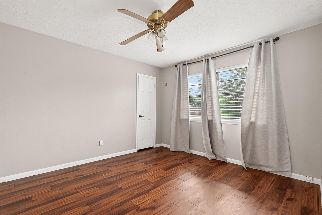 20211 Salzburg Lane - Photo 33