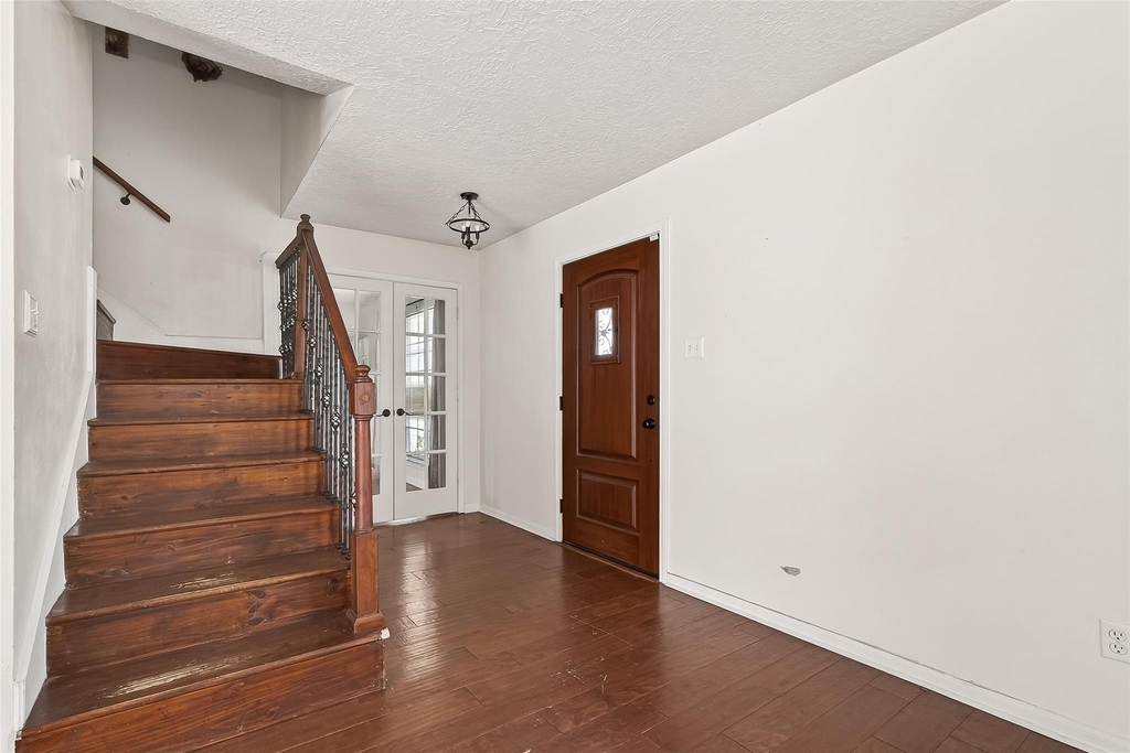 20211 Salzburg Lane - Photo 4