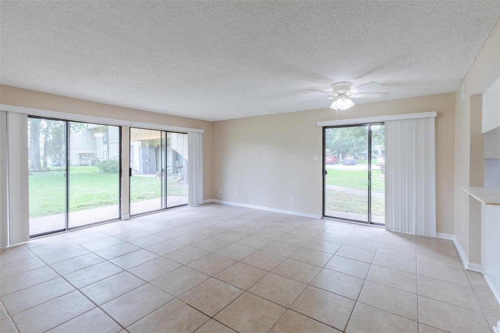 15919 Golf Club Drive - Photo 18
