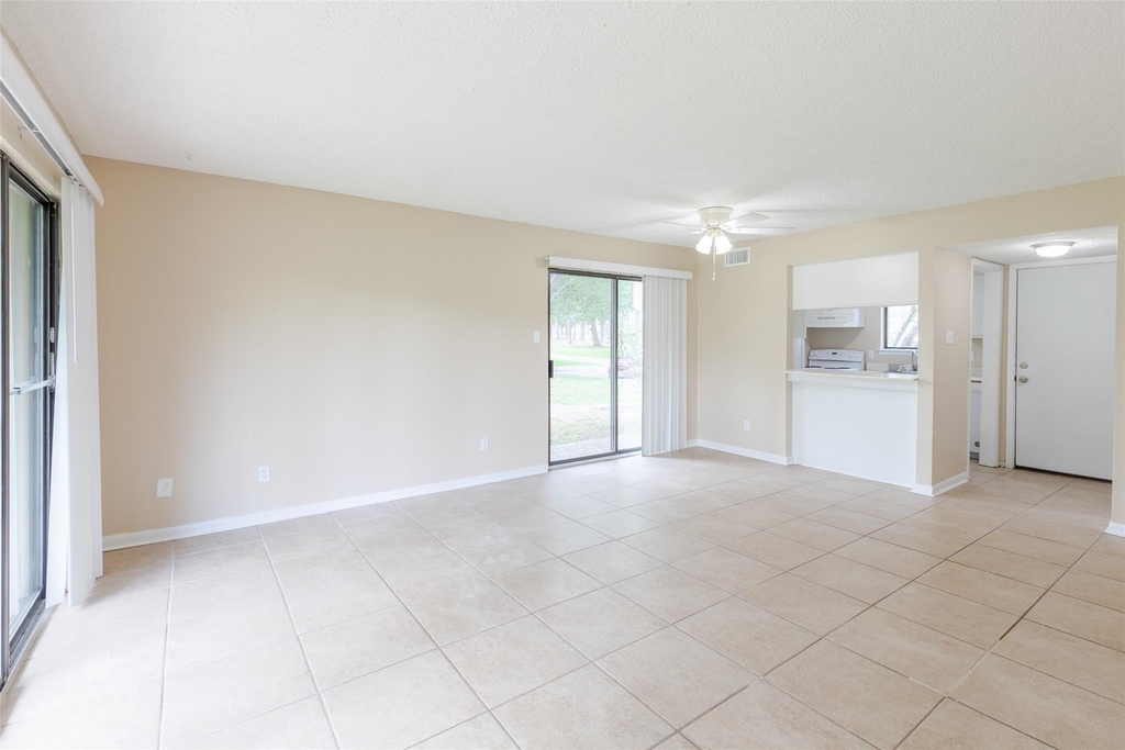 15919 Golf Club Drive - Photo 19