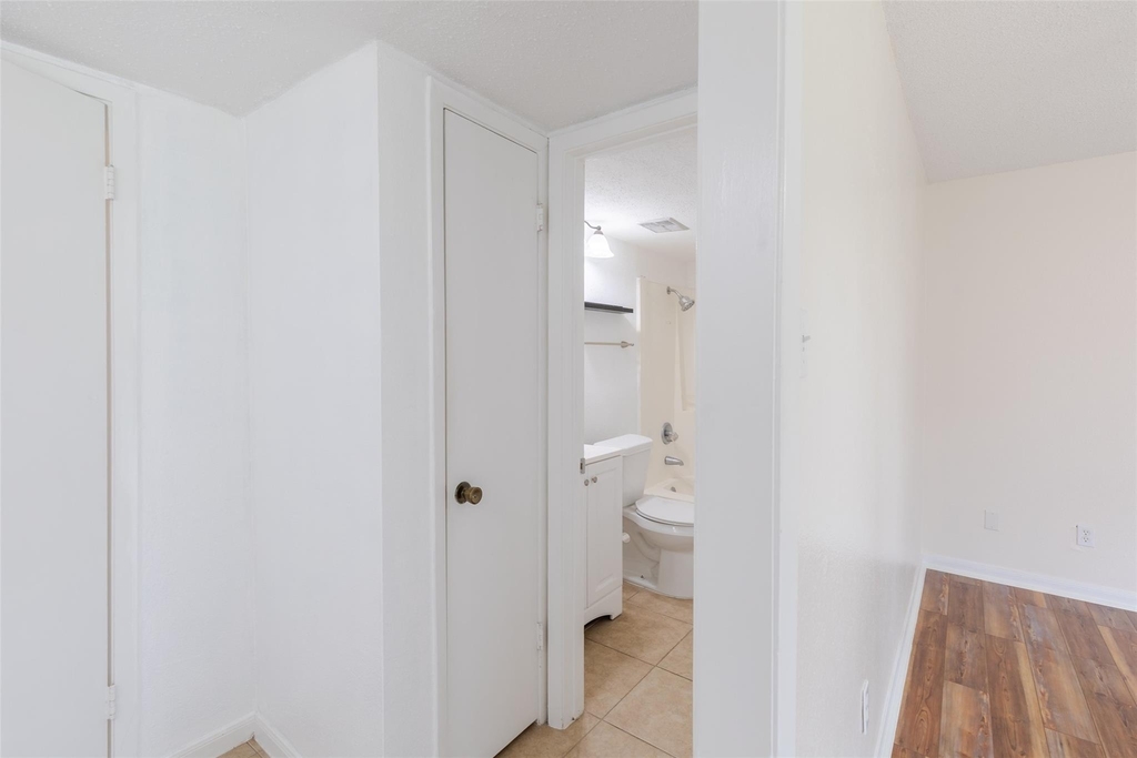 15919 Golf Club Drive - Photo 13