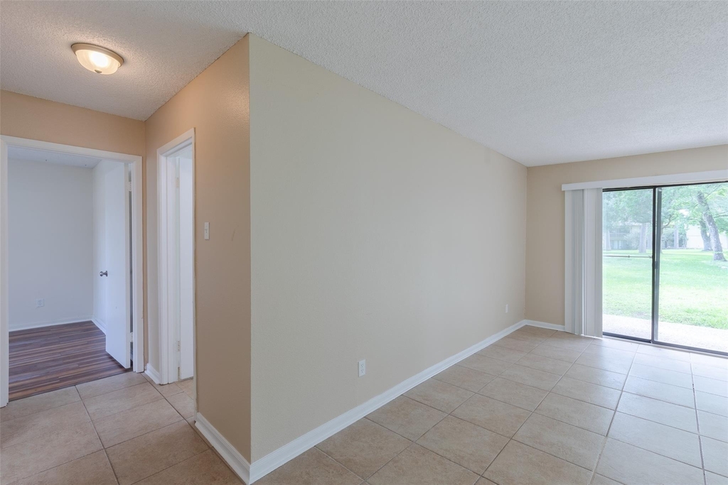 15919 Golf Club Drive - Photo 9
