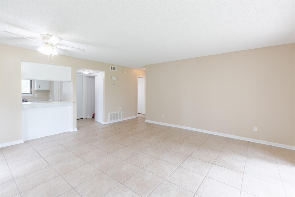 15919 Golf Club Drive - Photo 8