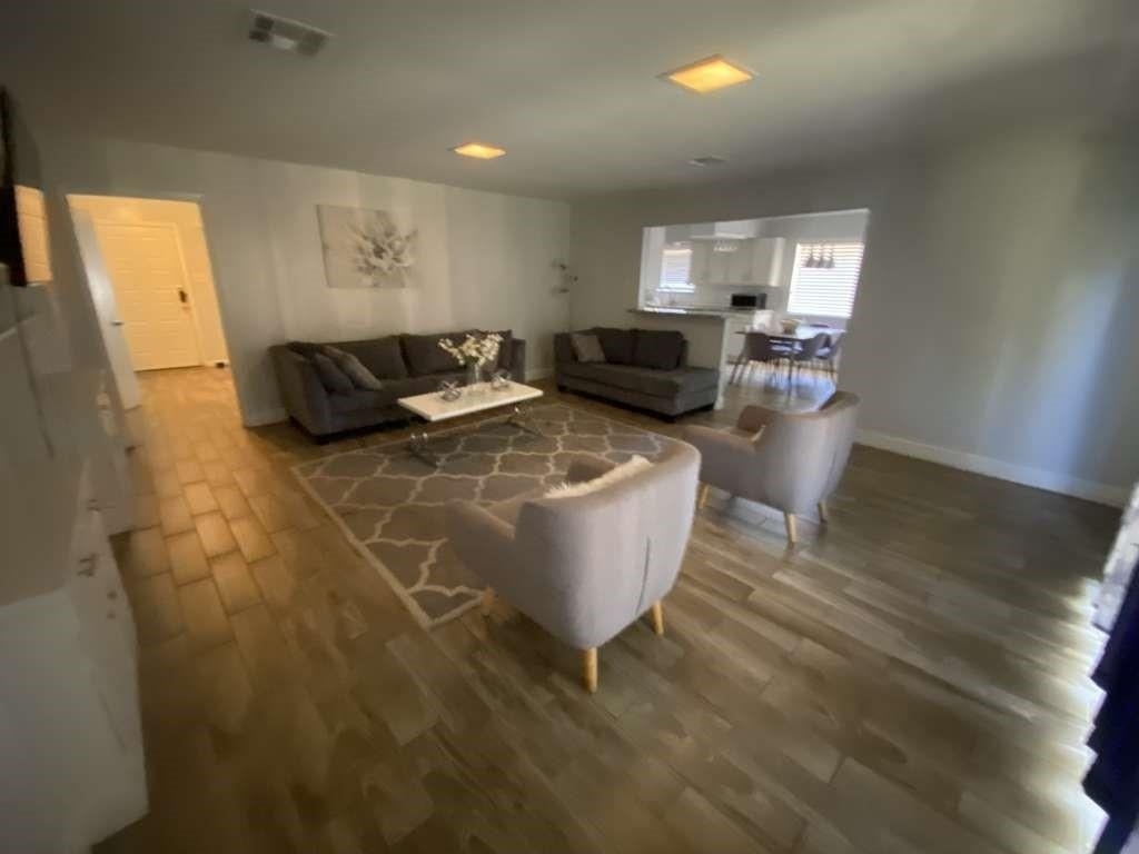 5566 Beechnut Street - Photo 2