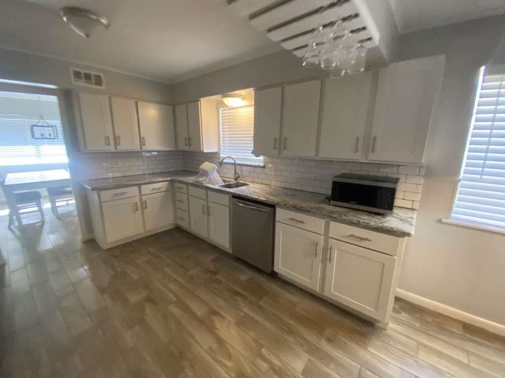 5566 Beechnut Street - Photo 5