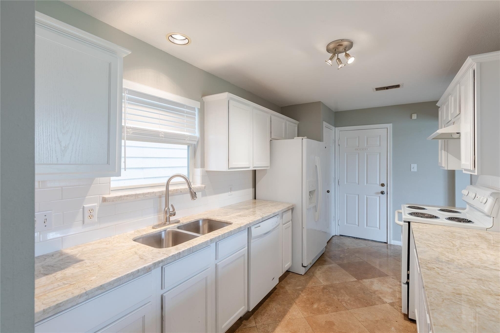 1118 Wilson Street - Photo 8