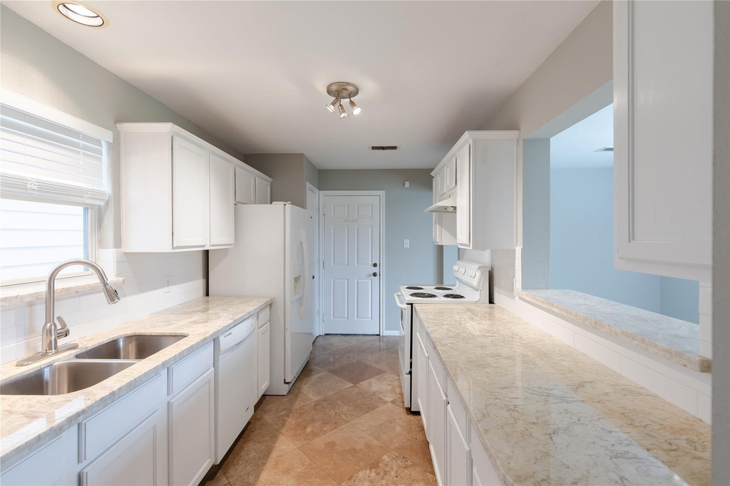 1118 Wilson Street - Photo 7