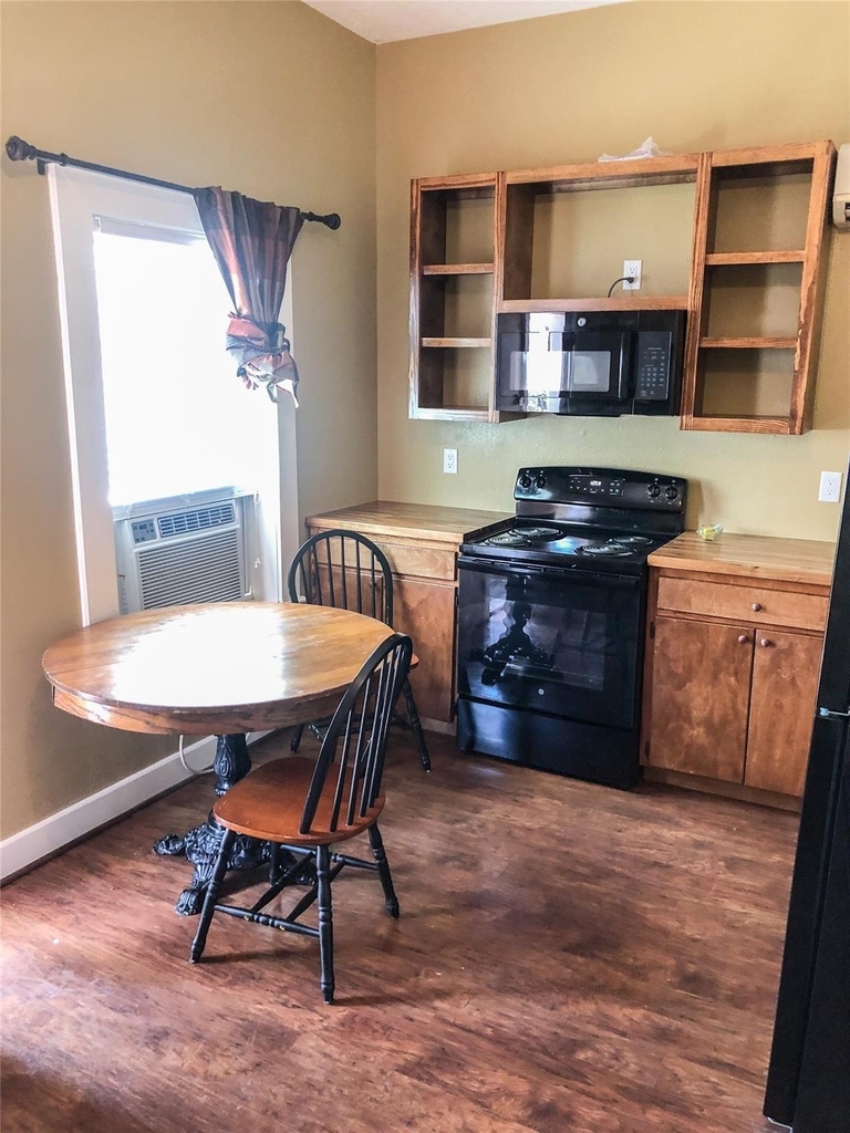 9500 Mayfield Avenue - Photo 4
