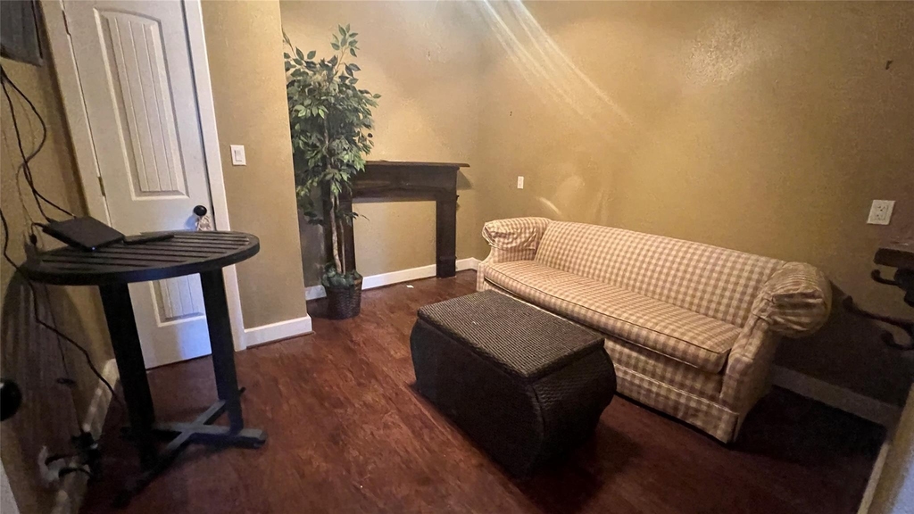 9500 Mayfield Avenue - Photo 2