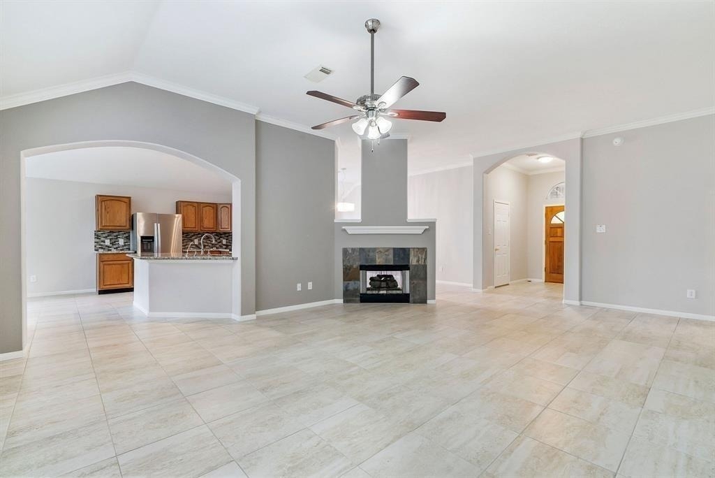 1319 Castlemist Drive - Photo 2