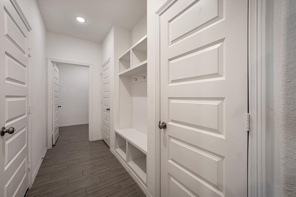 5806 Aurora Greens Lane - Photo 0