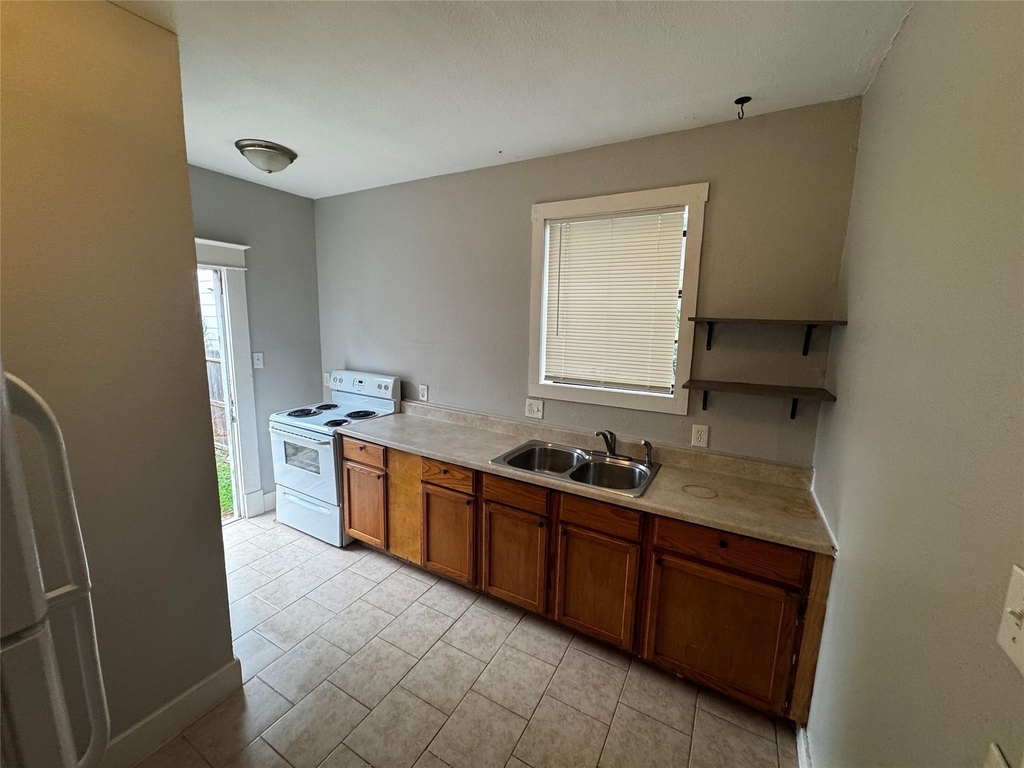 4510 La Branch Street - Photo 2