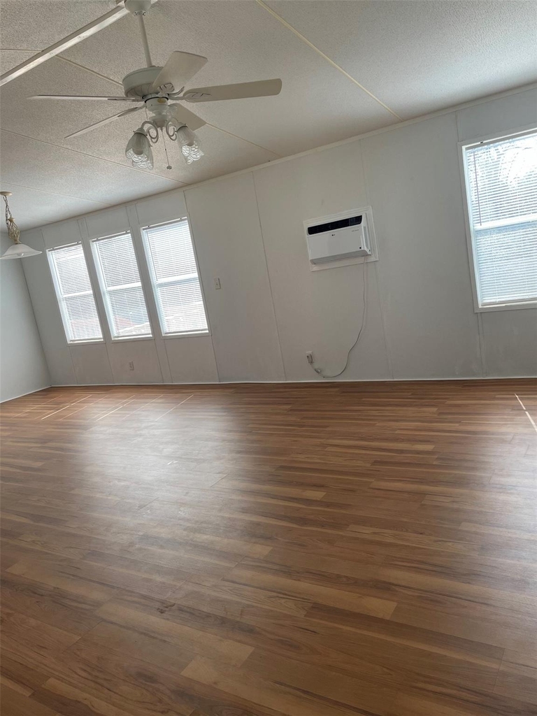9677 Longstreet Road - Photo 8