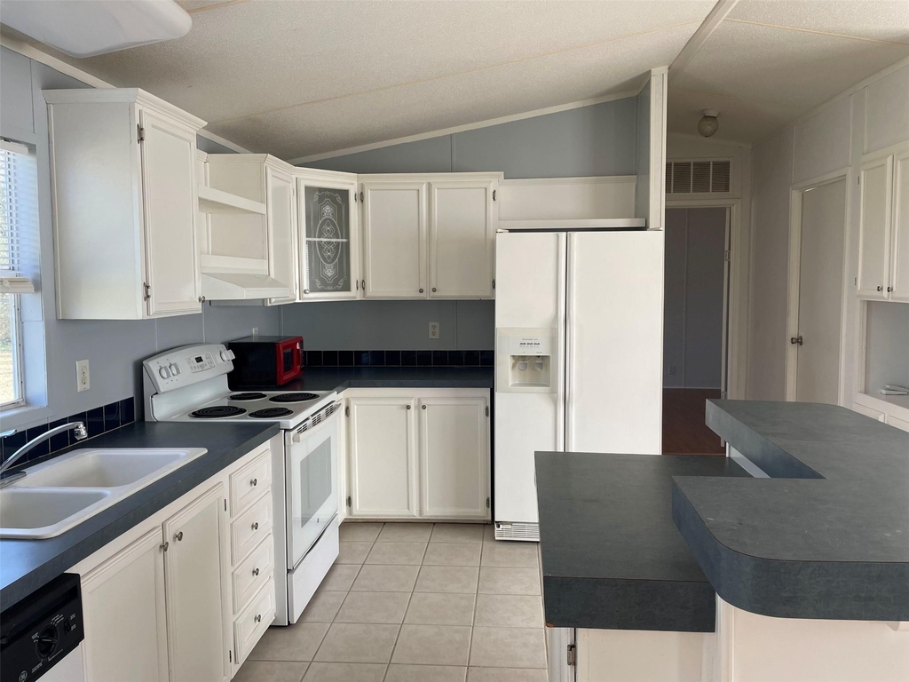9677 Longstreet Road - Photo 9