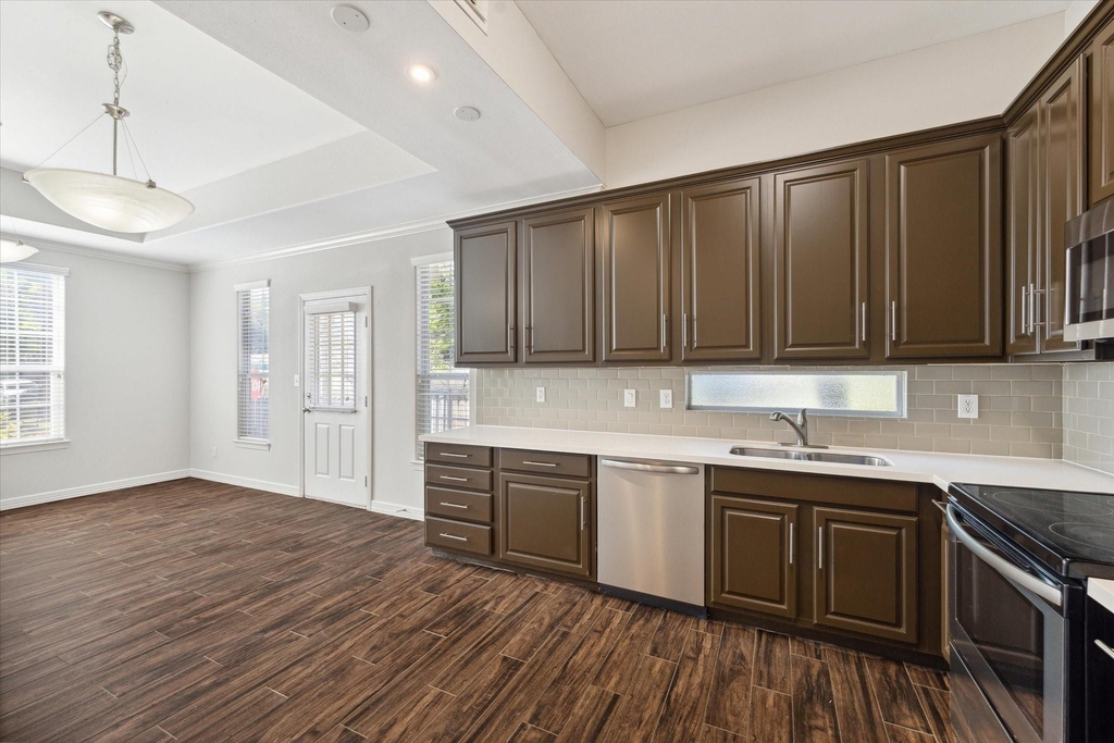 2624 Detering Street - Photo 6