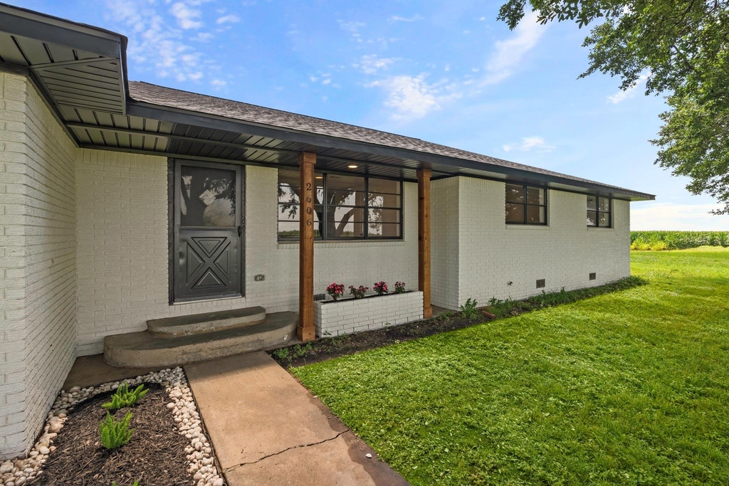 2606 Long Lane - Photo 1
