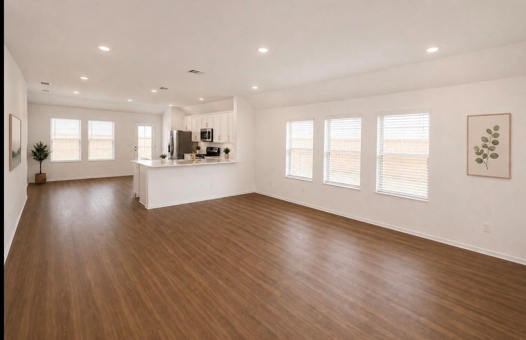 7907 Elk Grove Lane - Photo 4